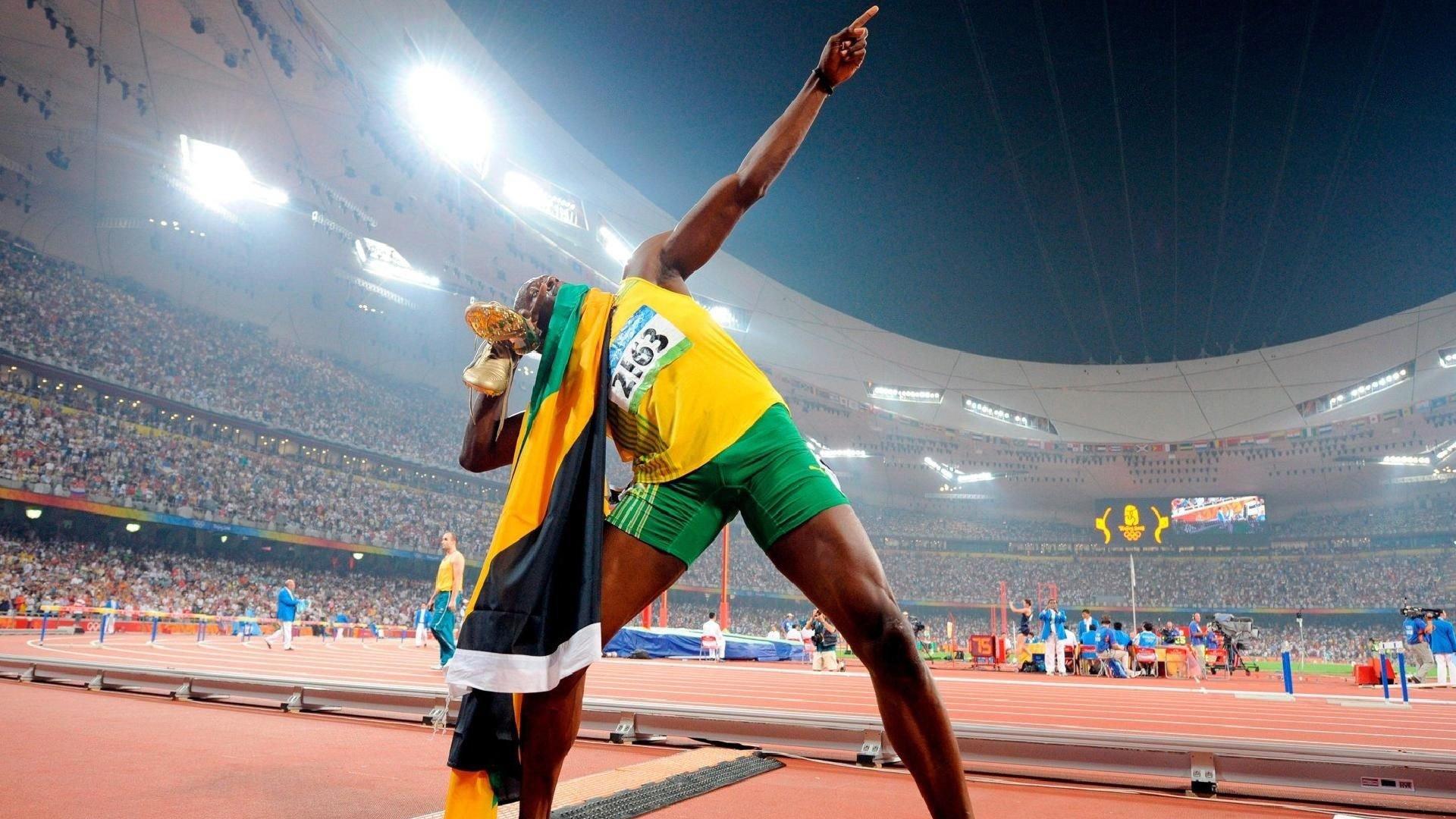 中超联赛激战正酣，争冠保级悬念迭起